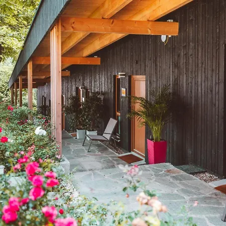 Clamlive 山林小屋